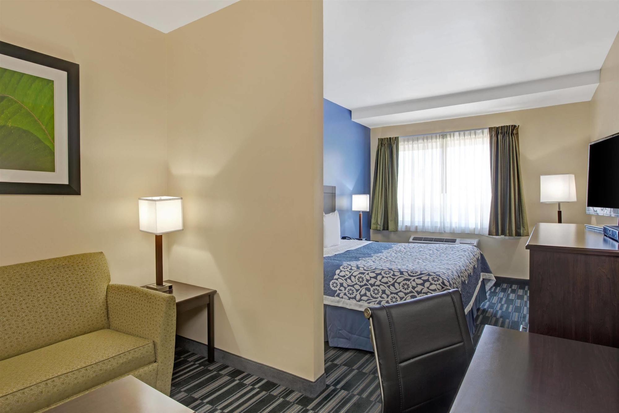 Days Inn & Suites By Wyndham Ozone Park/Jfk Airport New York Bagian luar foto
