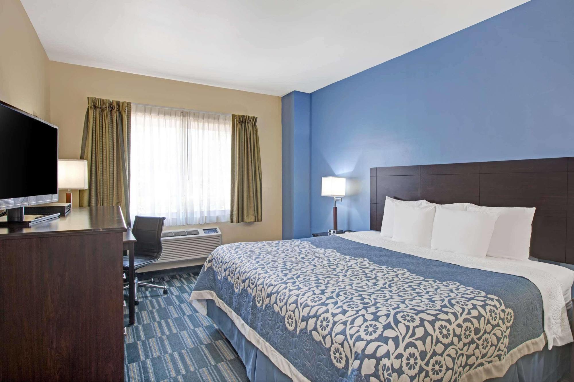 Days Inn & Suites By Wyndham Ozone Park/Jfk Airport New York Bagian luar foto