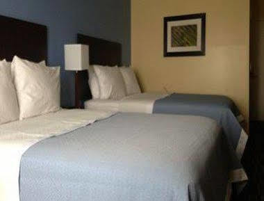 Days Inn & Suites By Wyndham Ozone Park/Jfk Airport New York Bagian luar foto
